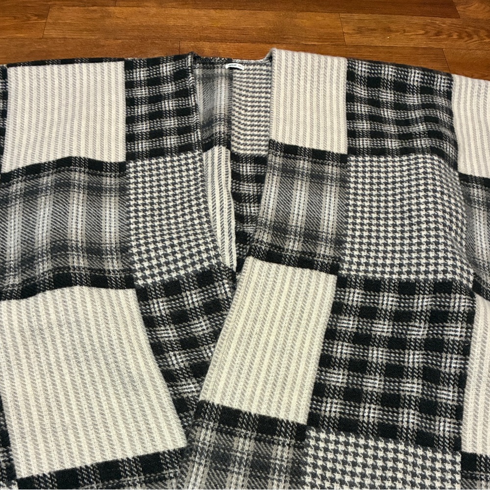 Aerie Gray and White Plaid Wrap Shawl